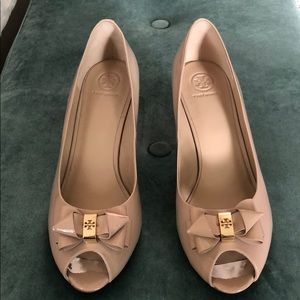 Tory Burch beige patent wedges. Like new!!